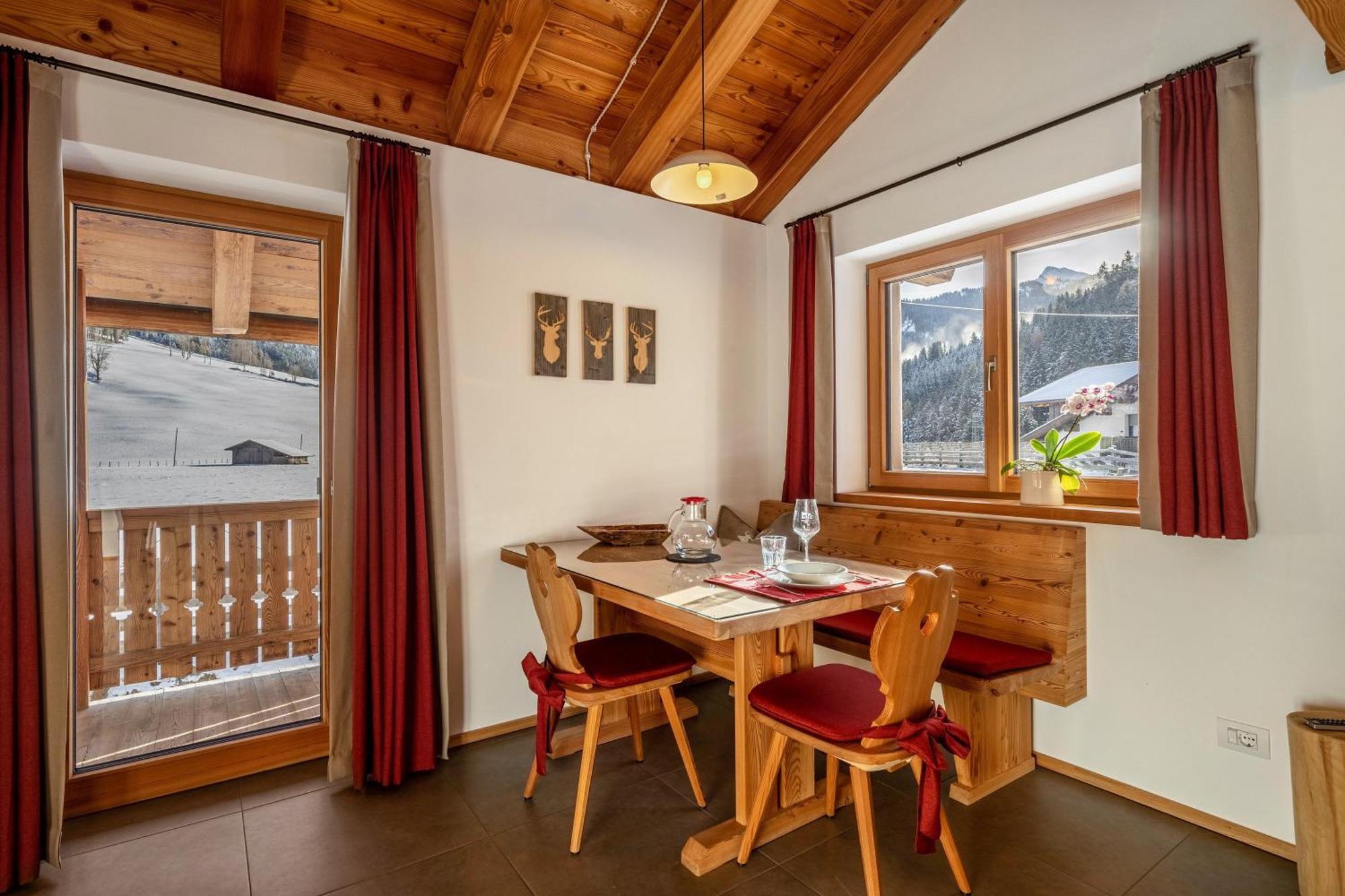 Ferienhaus Larch Soge Apt Karin Racines Dış mekan fotoğraf